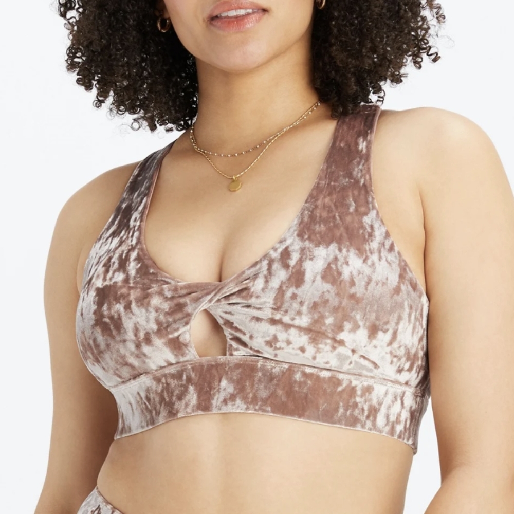 NWT Fabletics Oasis Crushed Velour Twist Sports Bra